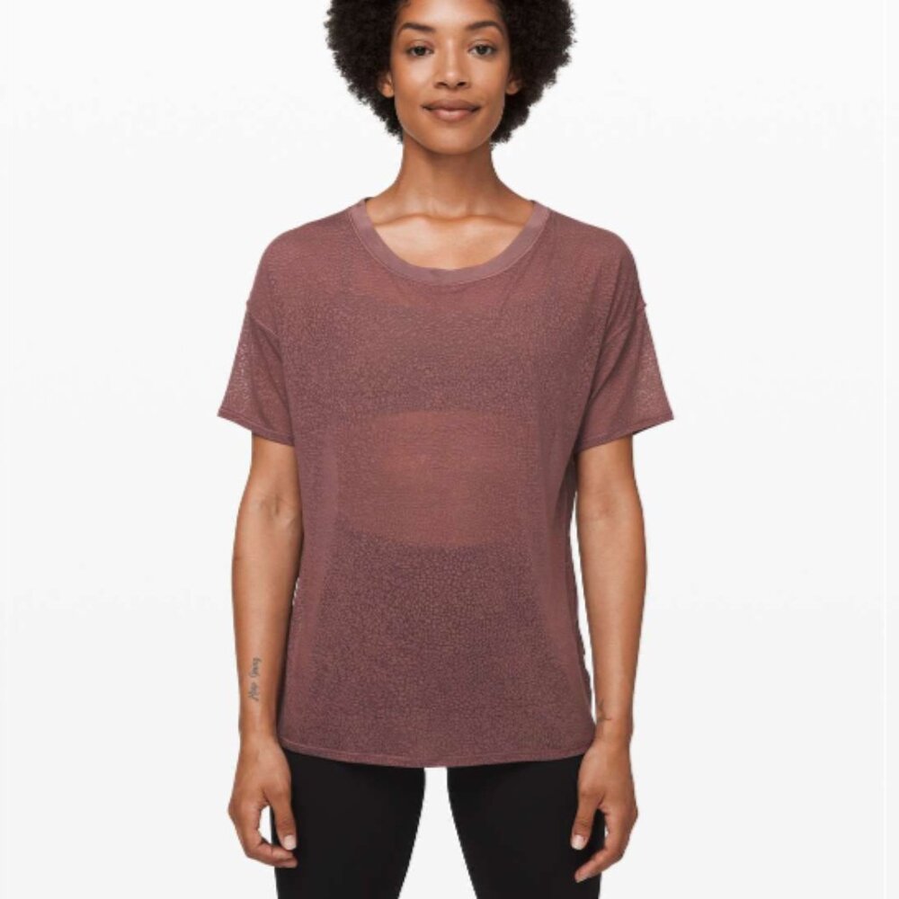 Lululemon Between Moments Tee Polar Shift Veil Antique Bark